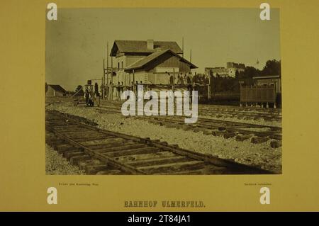 Amand Helm Crown Prince-Rudolf-Bahn : gare d'Ulmerfeld. Papier albumine, sur boîte d'édition, dans le dossier vers 1872 Banque D'Images