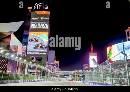 Las Vegas, États-Unis. 18 novembre 2023. Atmosphère de piste pendant LA FORMULE 1 HEINEKEN SILVER LAS VEGAS GRAND PRIX 2023 - 17 au 19 2023 novembre Las Vega, Nevada, USA crédit : Agence de photo indépendante Srl/Alamy Live News Banque D'Images