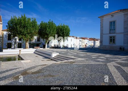 Hôtel de ville du 18e siècle. Redodndo, Portugal Redondo est une municipalité située dans le district d'Évora au Portugal. Son histoire remonte à des siècles, avec Banque D'Images