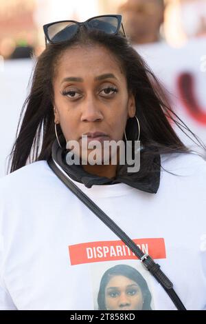 Marseille, France. 18 novembre 2023. Une marche blanche rassemblant environ 150 personnes suite à la disparition de Melodie depuis le 3 novembre 2023 est organisée à Marseille, France, le 18 novembre 2023. Photo de Laurent Coust/ABACAPRESS.COM crédit : Abaca Press/Alamy Live News Banque D'Images