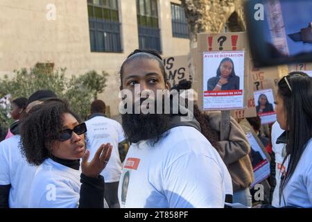 Marseille, France. 18 novembre 2023. Une marche blanche rassemblant environ 150 personnes suite à la disparition de Melodie depuis le 3 novembre 2023 est organisée à Marseille, France, le 18 novembre 2023. Photo de Laurent Coust/ABACAPRESS.COM crédit : Abaca Press/Alamy Live News Banque D'Images