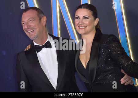 Rome, Italie. 17 novembre 2023. ROME, ITALIE - NOVEMBRE 17 : Amadeus et Giovanna Civitillo assistent à la première italienne de 'Wish' au Space Cinema Moderno Roma le 17 novembre 2023 à Rome, en Italie. Crédit : dpa/Alamy Live News Banque D'Images