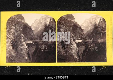 Guillaume Angleterre Premier pont Wildener de la via Mala sur la gorge de la Hinterrhein, Graubünden. Papier albumine, sur la boîte boîte / format stéréo vers 1865 Banque D'Images