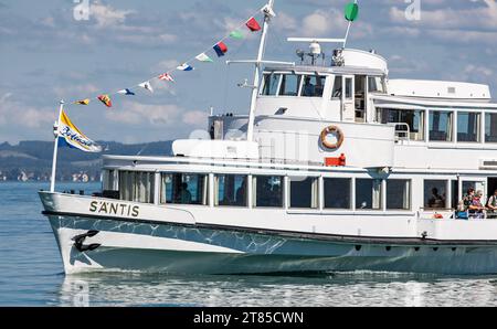 MS Säntis Die MS Säntis der Schweizerischen Bodensee Schifffahrt fährt in den Hafen von Romanshorn im Kanton Thurgau ein. Romanshorn, Schweiz, 21.08.2023 *** MS Säntis le MS Säntis de Schweizerische Bodensee Schifffahrt navigue dans le port de Romanshorn dans le canton de Thurgau Romanshorn, Suisse, 21 08 2023 Credit : Imago/Alamy Live News Banque D'Images