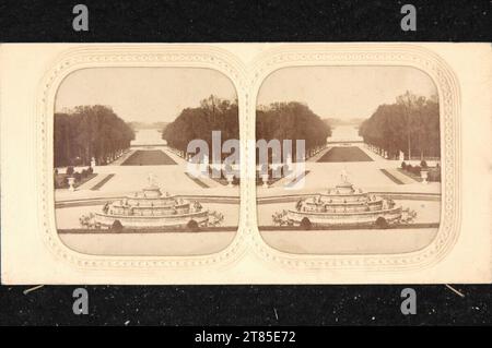 Anonyme dans le Parc de Versailles : vue depuis le LATON Abrunnen via le tapis Vert jusqu'à l'Apollobunnen et le Grand Canal. Papier sel , sur la boîte boîte / format stéréo vers 1860 Banque D'Images