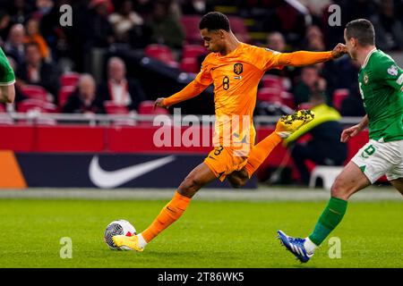 Amsterdam, pays-Bas. 18 novembre 2023. AMSTERDAM, PAYS-BAS - 18 NOVEMBRE : le Néerlandais Cody Gakpo donne un coup de pied au match du Groupe B de la ronde de qualification de l'UEFA EURO 2024 entre les pays-Bas et la République d'Irlande au Johan Cruijff Arena le 18 novembre 2023 à Amsterdam, pays-Bas (photo Andre Weening/ Orange Pictures) crédit : orange pics BV/Alamy Live News Banque D'Images