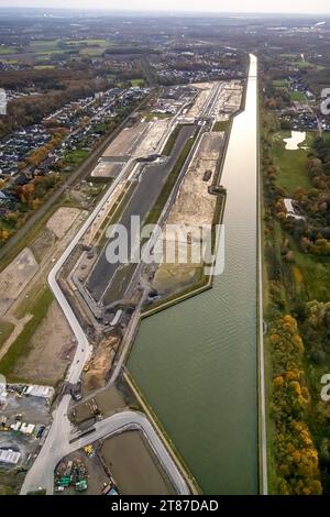 Luftbild, Wasserstadt Aden, Am Datteln-Hamm-Kanal, Baugebiet für geplantes Stadtquartier auf dem Gelände der ehemaligen Zeche Haus Aden, Oberaden, Bergkamen, Ruhrgebiet, Nordrhein-Westfalen, Deutschland ACHTUNGxMINDESTHONORARx60xEURO *** vue aérienne, Wasserstadt Aden, sur le canal de Datteln Hamm, zone de construction du quartier urbain prévu sur le site de l'ancienne mine Haus Aden, Oberaden, Bergkamen, région de la Ruhr, Rhénanie du Nord-Westphalie, Allemagne ATTENTIONxMINDESTHONORARx60xEURO crédit : Imago/Alamy Live News Banque D'Images