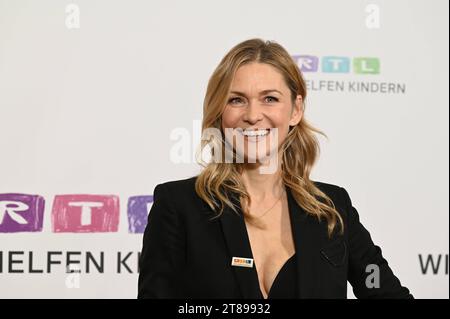 Sängerin Linda Hesse nimmt am 28. RTL Spendenmarathon wir helfen Kindern 2023 teil *** chanteuse Linda Hesse participe au téléthon RTL wir helfen Kindern 28 2023 Credit : Imago/Alamy Live News Banque D'Images