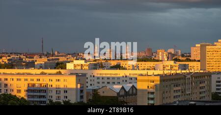 Horizon de Berlin avec vue sur les toits des bâtiments Banque D'Images