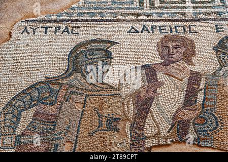 Mosaïque de gladiateurs divisée par arbitre, fin du 3e siècle après J.-C., Maison des gladiateurs. Kourion. (Cypus). Légendes : noms des gladiateurs et des arbitres Banque D'Images