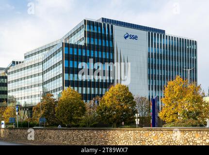 Architecture moderne immeuble de bureaux SSE, Forbury place, Reading, Berkshire, Angleterre, ROYAUME-UNI Banque D'Images