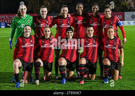 Milan, Italie. 18 novembre 2023. Milan, Italie, 18.11.23 : photo de l'équipe de Milan avant le match féminin Serie A entre l'AC Milan et Sampdoria au Vismara Sports Center à Milan, Italia Soccer (Cristiano Mazzi/SPP) crédit : SPP Sport Press photo. /Alamy Live News Banque D'Images