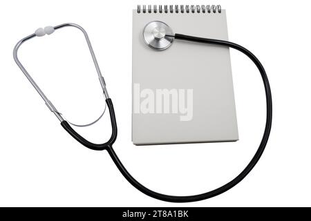 Stéthoscope et bloc-notes vierge isolé sur fond blanc. Concept de diagnostic médical Banque D'Images