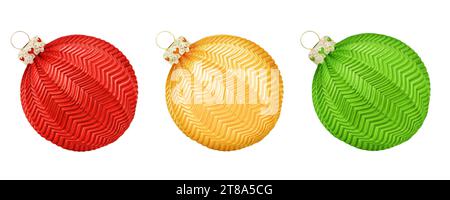 Décoration de Noël 3 boules rouge jaune vert isolé sur fond blanc Banque D'Images