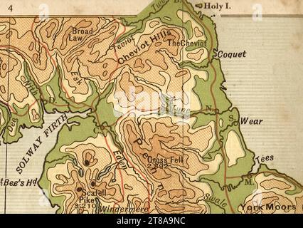 Une ancienne carte géographique en couleur sépia de l'Angleterre montrant les Pennines et Cheviot Hills. Banque D'Images