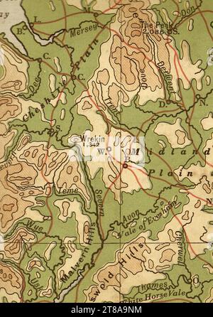 Une ancienne carte géographique en couleur sépia de l'Angleterre et du pays de Galles montrant la plaine de midland, la plaine de Cheshire et les collines de Malvern. Banque D'Images