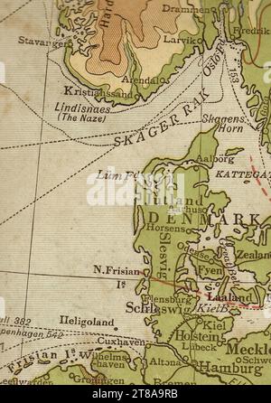 Carte géographique antique en sépia du Danemark et de la Norvège. Banque D'Images