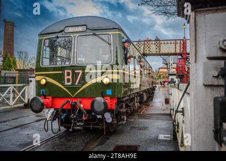 East lancashire Railway automnal DMU gala BR Class 117/2 Unit vu quitter la gare de Ramsbottom pour Rawtenstall. Banque D'Images