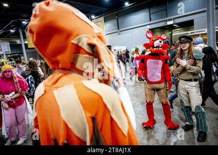 UTRECHT - visiteurs en costume de cosplay pendant l'édition d'hiver de Heroes Dutch Comic con dans les Jaarbeurs. Dutch Comic con est un événement annuel dédié aux bandes dessinées, films, séries, jeux vidéo et costumes de personnages de la culture pop. ANP ROBIN UTRECHT netherlands Out - belgique Out Banque D'Images