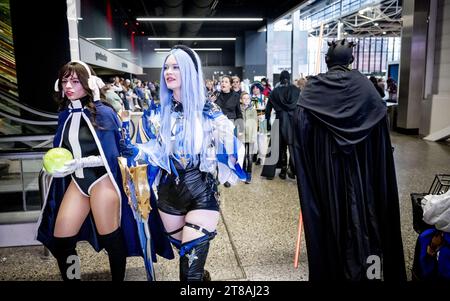 UTRECHT - visiteurs en costume de cosplay pendant l'édition d'hiver de Heroes Dutch Comic con dans les Jaarbeurs. Dutch Comic con est un événement annuel dédié aux bandes dessinées, films, séries, jeux vidéo et costumes de personnages de la culture pop. ANP ROBIN UTRECHT netherlands Out - belgique Out Banque D'Images