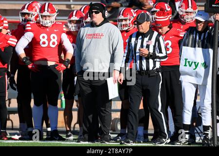 Ithaca, NY, États-Unis. 18 novembre 2023. L'entraîneur-chef de Cornell Big Red, David Archer, affrontera les Columbia Lions lors de la première mi-temps, le samedi 18 novembre 2023 au Schoellkopf Field à Ithaca, NY. Rich Barnes/CSM/Alamy Live News Banque D'Images