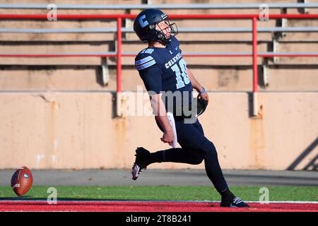 Ithaca, NY, États-Unis. 18 novembre 2023. Le quarterback des Columbia Lions Caden Bell (10) réagit à son touchdown contre le Cornell Big Red lors de la première mi-temps le samedi 18 novembre 2023 au Schoellkopf Field à Ithaca, NY. Rich Barnes/CSM/Alamy Live News Banque D'Images