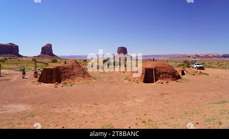 Maisons Navajo dans la Monument Valley Banque D'Images