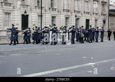 Londres, Royaume-Uni. 19 novembre 2023 la parade annuelle du souvenir de l’AJEX a lieu à Whitehall alors que des centaines de membres juifs des forces armées et policières du Royaume-Uni défilent au cénotaphe, gardent le silence en commémoration des morts et entendent les discours du Grand Rabbin et d’autres représentants de la communauté. © Simon King/ Alamy Live News Banque D'Images