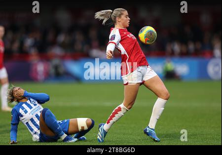 Crawley, Royaume-Uni. 19 novembre 2023. Alessia Russo d'Arsenal en action lors du match de Barclays Women's Super League entre Brighton & Hove Albion et Arsenal au Broadfield Stadium de Crawley. Crédit : James Boardman/Alamy Live News Banque D'Images