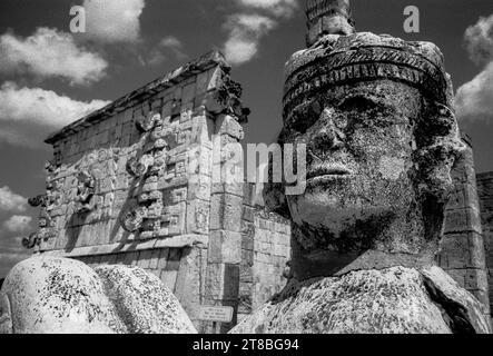 Mexico, Yucatan, Chichen Itza : la statue maya du Chac Mool Banque D'Images