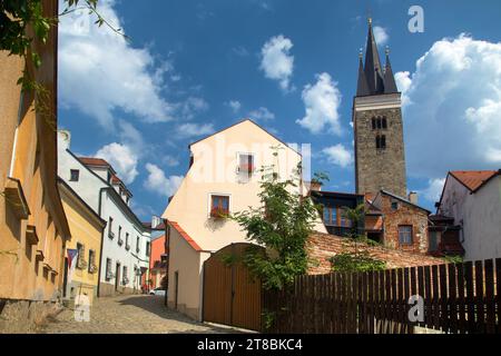 Telc, dans la ville locale de Telč avec des maisons colorées Renaissance et baroques, ville UNESCO en tchèque Banque D'Images
