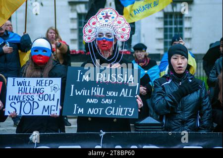 Londres, Royaume-Uni. 19 novembre 2023. L'Ukraine proteste contre la Russie devant Downing Street. Crédit : JOHNNY ARMSTEAD/Alamy Live News Banque D'Images