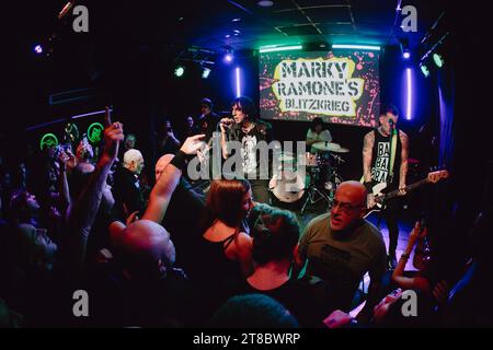 Marky Ramone se produit en live avec son groupe blitzkrieg à Turin. Photos en direct et portrait Banque D'Images