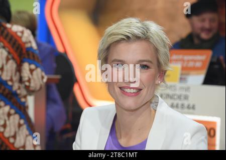 Moderatorin Verena Fels nimmt am 28. RTL Spendenmarathon wir helfen Kindern 2023 teil *** présentatrice Verena Fels participe au téléthon RTL wir helfen Kindern 2023 28 Credit : Imago/Alamy Live News Banque D'Images