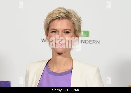 Moderatorin Verena Fels nimmt am 28. RTL Spendenmarathon wir helfen Kindern 2023 teil *** présentatrice Verena Fels participe au téléthon RTL wir helfen Kindern 2023 28 Credit : Imago/Alamy Live News Banque D'Images
