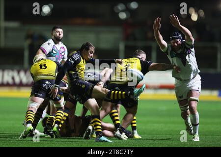 Newport, Royaume-Uni. 18 novembre 2023. Rhodri Williams des Dragons en action. United Rugby Championship, Dragons v Ospreys à Rodney Parade à Newport le samedi 18 novembre 2023. photo par Andrew Orchard/Andrew Orchard photographie sportive/Alamy Live News crédit : Andrew Orchard photographie sportive/Alamy Live News Banque D'Images