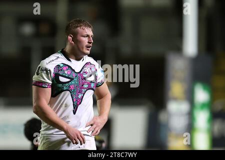 Newport, Royaume-Uni. 18 novembre 2023. JAC Morgan des Ospreys regarde. United Rugby Championship, Dragons v Ospreys à Rodney Parade à Newport le samedi 18 novembre 2023. photo par Andrew Orchard/Andrew Orchard photographie sportive/Alamy Live News crédit : Andrew Orchard photographie sportive/Alamy Live News Banque D'Images