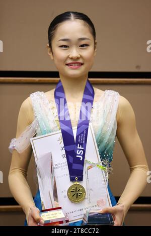 Kinoshita Kansei Ice Arena, Shiga, Japon. 19 novembre 2023. Mao Shimada, le 19 NOVEMBRE 2023 - Patinage artistique : tous les Championnats juniors du Japon de patinage artistique 2023 cérémonie de remise des prix féminins à la Kinoshita Kansei Ice Arena, Shiga, Japon. Crédit : YUTAKA/AFLO SPORT/Alamy Live News Banque D'Images