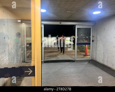 Santiago Del Estero, Argentine. 19 novembre 2023. (INT) Aperçu de l'aéroport Santiago Del Estero. 19 novembre 2023, Santiago Del Estero, Argentine : mouvement des passagers à l'aéroport de Santiago Del Estero, Argentine alors que le pays élit Javier Milei comme nouveau président élu au second tour des élections. Crédit : Mel Valle/Thenews2 (photo : Mel Valle/Thenews2/Zumapress) (image de crédit : © Mel Valle/TheNEWS2 via ZUMA Press Wire) À USAGE ÉDITORIAL SEULEMENT! Non destiné à UN USAGE commercial ! Banque D'Images