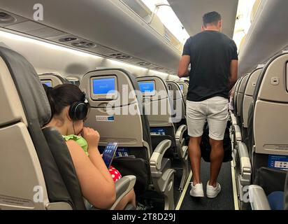 Santiago Del Estero, Argentine. 19 novembre 2023. (INT) Aperçu de l'aéroport Santiago Del Estero. 19 novembre 2023, Santiago Del Estero, Argentine : mouvement des passagers à l'aéroport de Santiago Del Estero, Argentine alors que le pays élit Javier Milei comme nouveau président élu au second tour des élections. Crédit : Mel Valle/Thenews2 (photo : Mel Valle/Thenews2/Zumapress) (image de crédit : © Mel Valle/TheNEWS2 via ZUMA Press Wire) À USAGE ÉDITORIAL SEULEMENT! Non destiné à UN USAGE commercial ! Banque D'Images