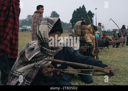 Tir à l'arc traditionnel Khasi à Meghalaya, en Inde Banque D'Images