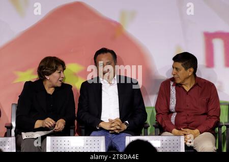 Mexico, Mexique. 19 novembre 2023. Les gouverneurs de l'État de Mexico, Delfina Gomez ; de Veracruz, Cuitlahuac Garcia et de Oaxaca, Salomon Jara à l'événement d'inscription de la seule candidate à la présidence du Mexique, Claudia Sheinbaum Pardo au WTC Convention Center à Mexico. Le 19 novembre 2023 à Mexico, Mexique (crédit image : © Luis Barron/eyepix via ZUMA Press Wire) USAGE ÉDITORIAL SEULEMENT! Non destiné à UN USAGE commercial ! Banque D'Images