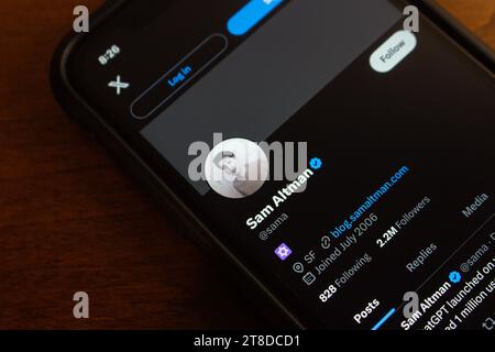 Compte X de Sam Altman vu dans l'écran de l'iPhone. Sam Altman est un entrepreneur et investisseur américain. Il a auparavant été PDG d’OpenAI de 2019 à 2023 Banque D'Images