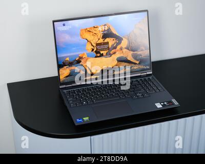 HCMC, VN - Lenovo Legion 5 pour un usage éditorial Banque D'Images