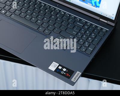 HCMC, VN - Lenovo Legion 5 pour un usage éditorial Banque D'Images