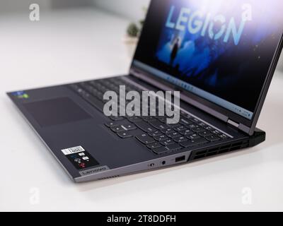 HCMC, VN - Lenovo Legion 5 pour un usage éditorial Banque D'Images