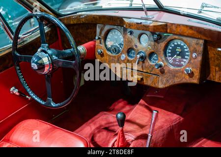 L'intérieur de la Jaguar XK120 Banque D'Images