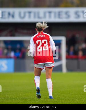 Crawley UK 19 novembre 2023 - Alessia Russo d'Arsenal lors du match de football féminin Barclays entre Brighton & Hove Albion et Arsenal au Broadfield Stadium de Crawley : Credit Simon Dack /TPI/ Alamy Live News Banque D'Images