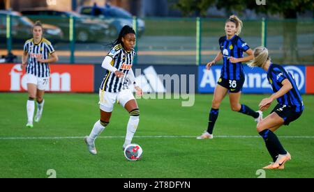 Biella, Italie. 19 novembre 2023. Biella, Italie, 19 novembre 2023 : Lindsey Thomas (19) Juventus durant la Juventus vs Inter (Marangon Andrea/SPP) crédit : SPP Sport Press photo. /Alamy Live News Banque D'Images