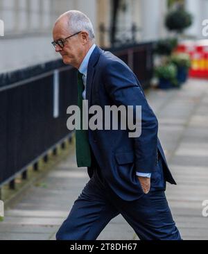 Londres, Royaume-Uni. 20 novembre 2023. Sir Patrick Vallance, conseiller scientifique en chef de forner auprès du gouvernement, arrive témoigner lors de l’enquête Covid-19. Elle était conseillère principale pendant la pandémie lorsque Boris Johnson était Premier ministre. Il a remis son journal comme preuve. Crédit : Karl Black/Alamy Live News Banque D'Images